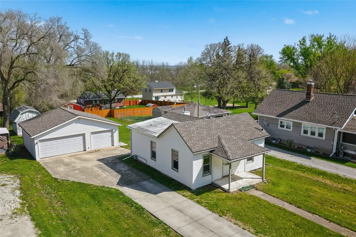 209 3rd Street Ne, Mitchellville, IA 50169 - #1