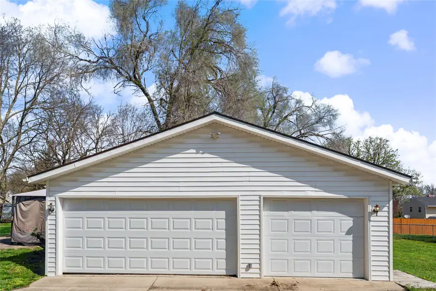 209 3rd Street Ne, Mitchellville, IA 50169 - #3