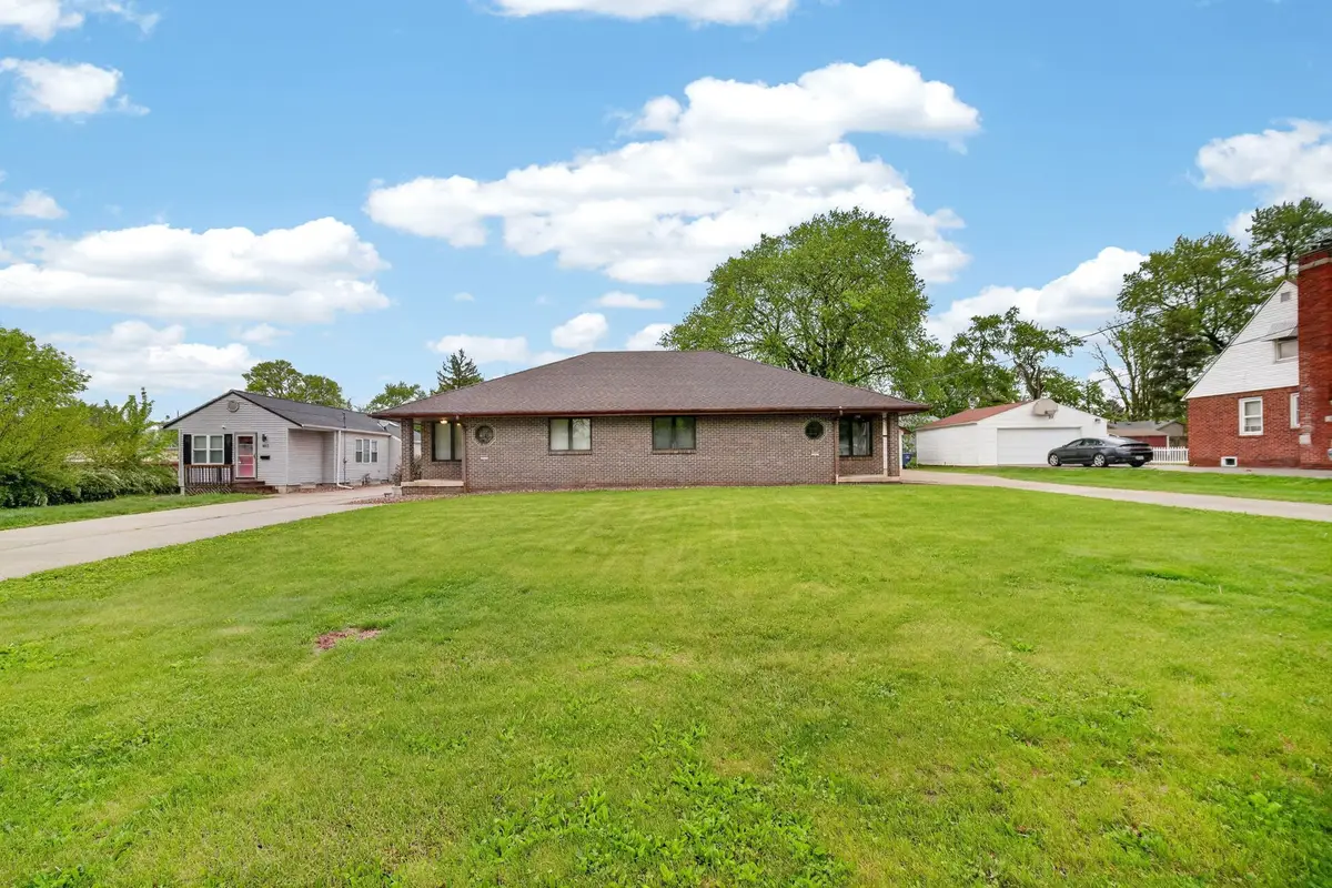 735/737 Leach Avenue, Des Moines, IA 50315 - #1