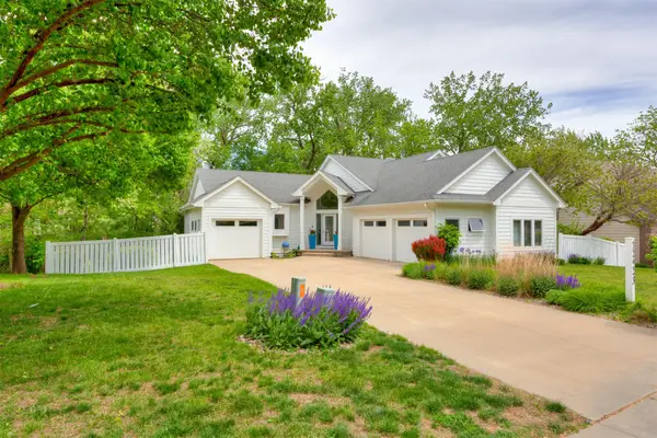 14943 Holcomb Avenue, Clive, IA 50325