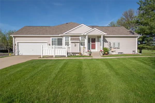 8621 Bromley Place, Johnston, IA 50131