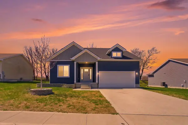 704 Patchett Drive Ne, Mitchellville, IA 50169