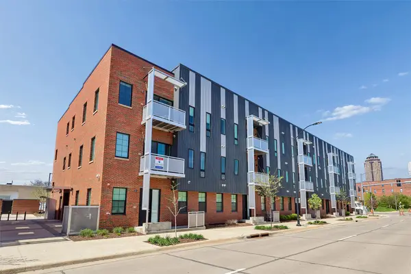 400 SW 7th Street #203, Des Moines, IA 50309