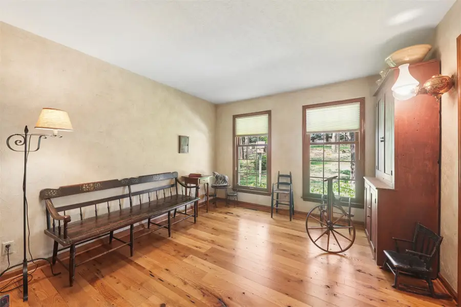 1570 S Lakeview Drive, West Des Moines, IA 50266 - #2