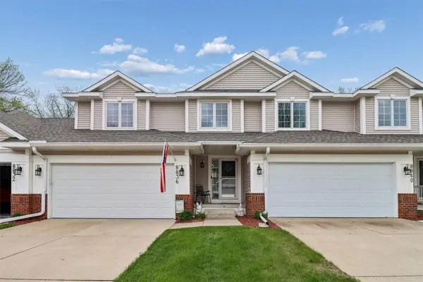 8836 Oxley Place, Johnston, IA 50131