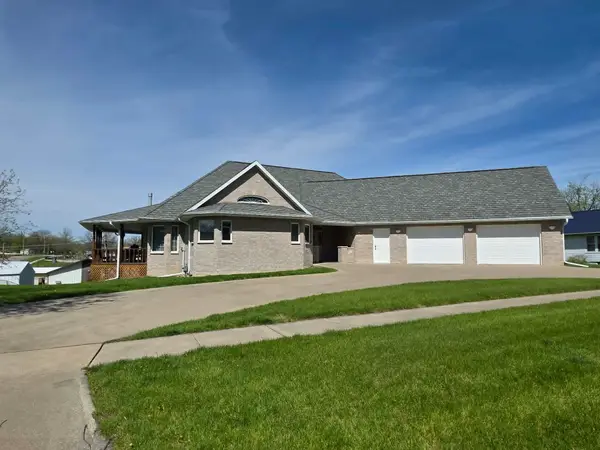 811 N Main Street, Chariton, IA 50049