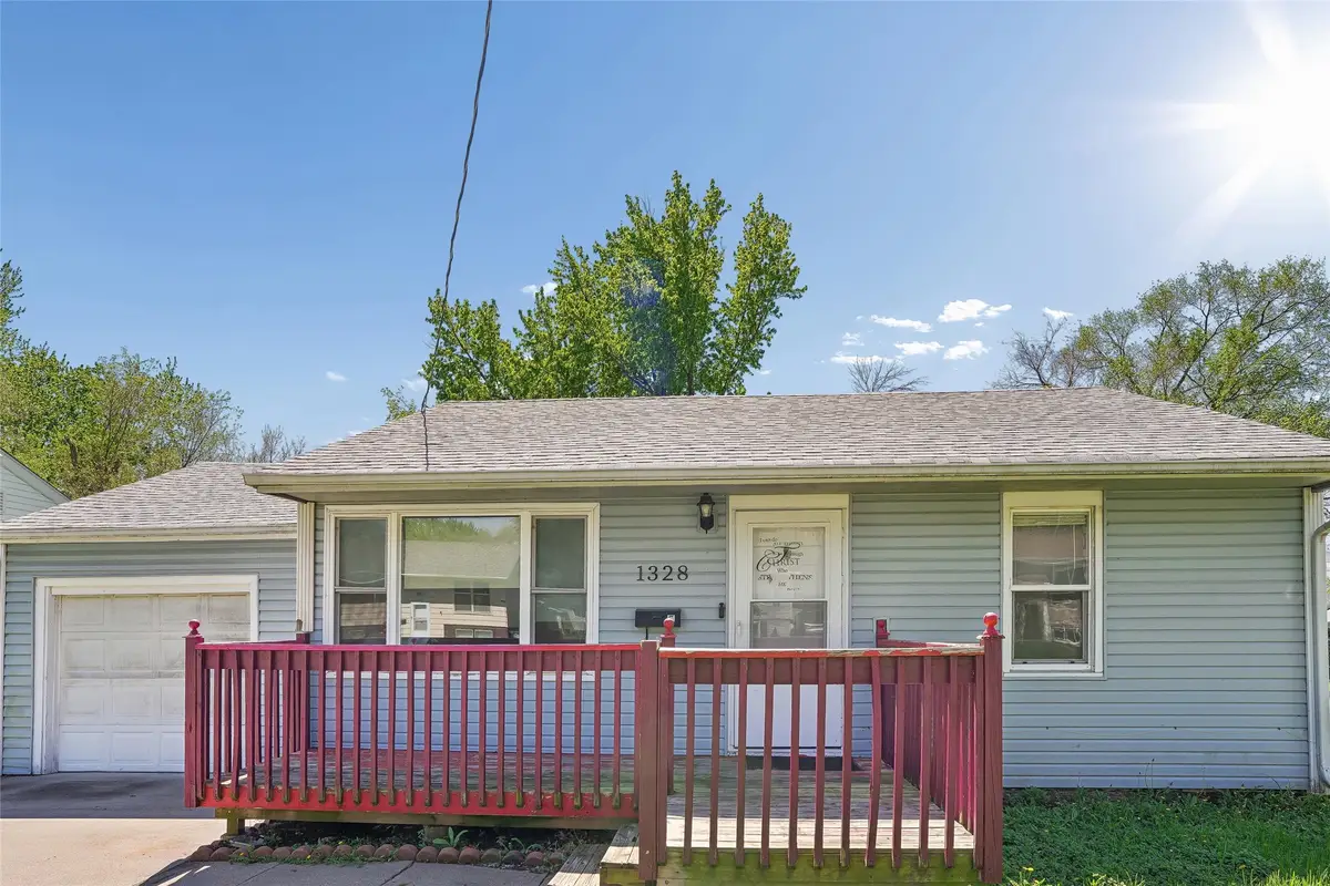1328 Johnson Street, Des Moines, IA 50315 - #1