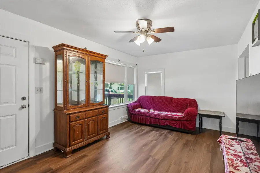 1328 Johnson Street, Des Moines, IA 50315 - #2