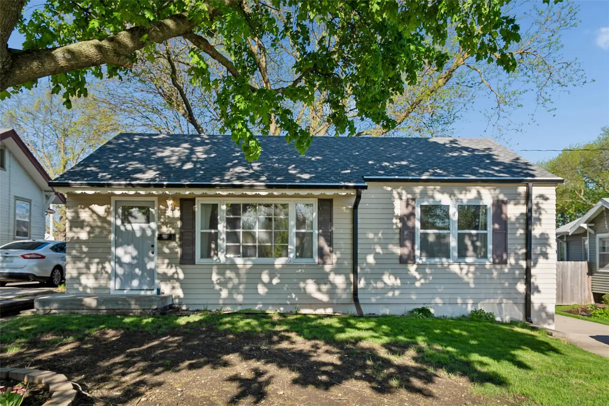 2912 48th Street, Des Moines, IA 50310 - #1