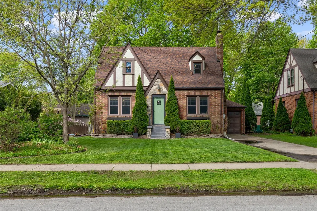 2720 44th Street, Des Moines, IA 50310 - #1