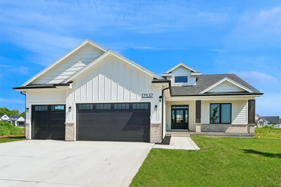 17537 Northview Drive, Urbandale, IA 50323 - #2