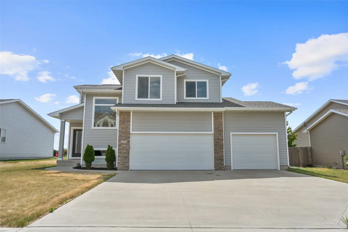 2634 3rd Avenue Sw, Altoona, IA 50009 - #1