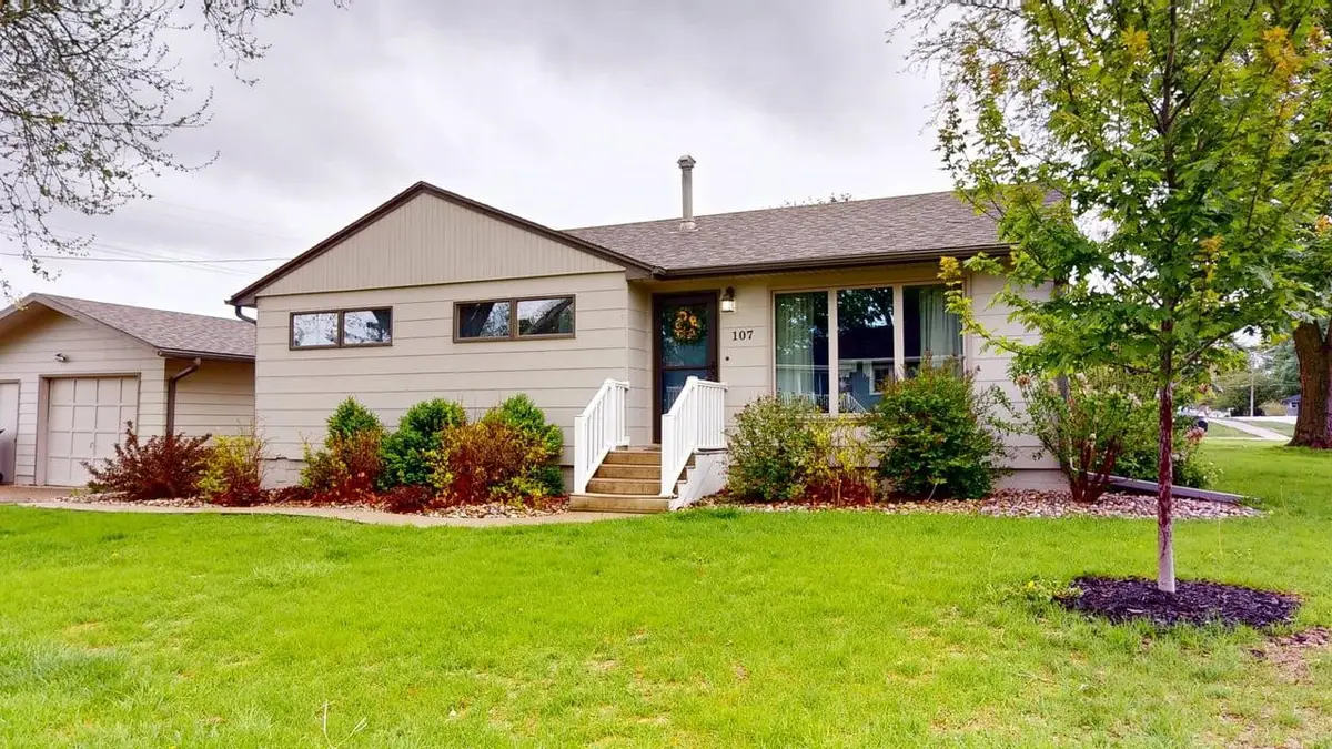 107 6th Avenue, Sully, IA 50251 - #1