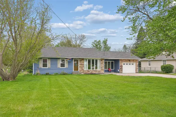 2713 1st Avenue E, Newton, IA 50208