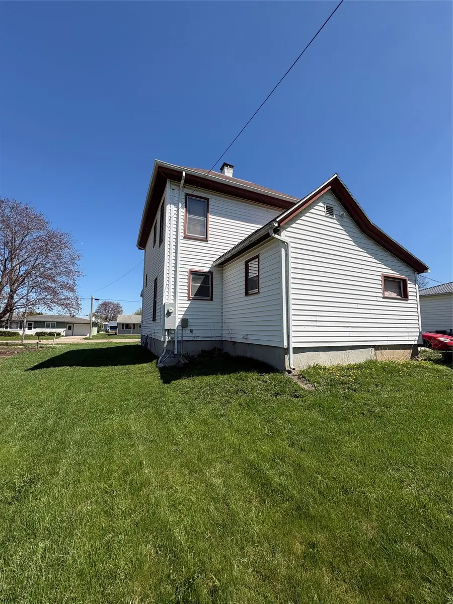 263 S Water Avenue, New Hampton, IA 50659 - #3