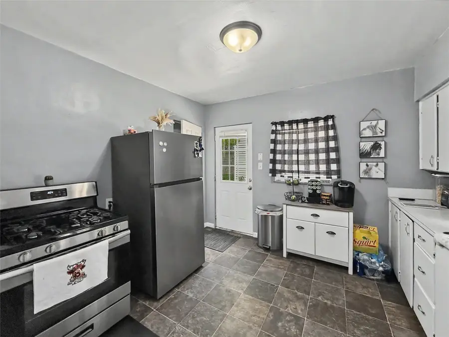 3508 37th Street, Des Moines, IA 50310 - #2