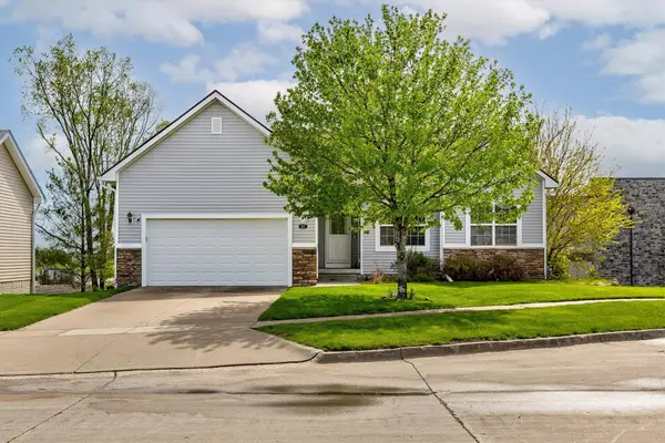 2227 4th Avenue Se, Altoona, IA 50009