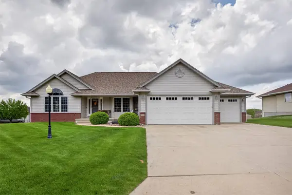 5764 NW 3rd Court, Des Moines, IA 50313