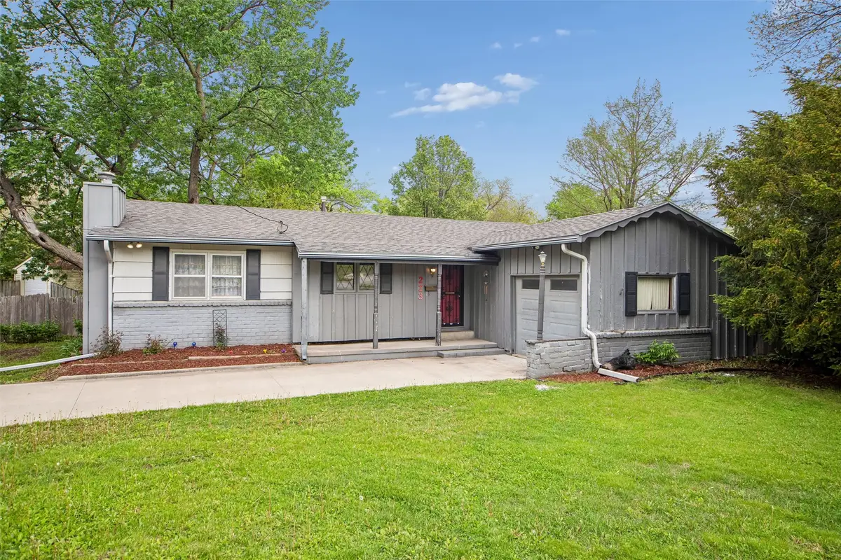 223 Miller Avenue, Des Moines, IA 50315 - #1