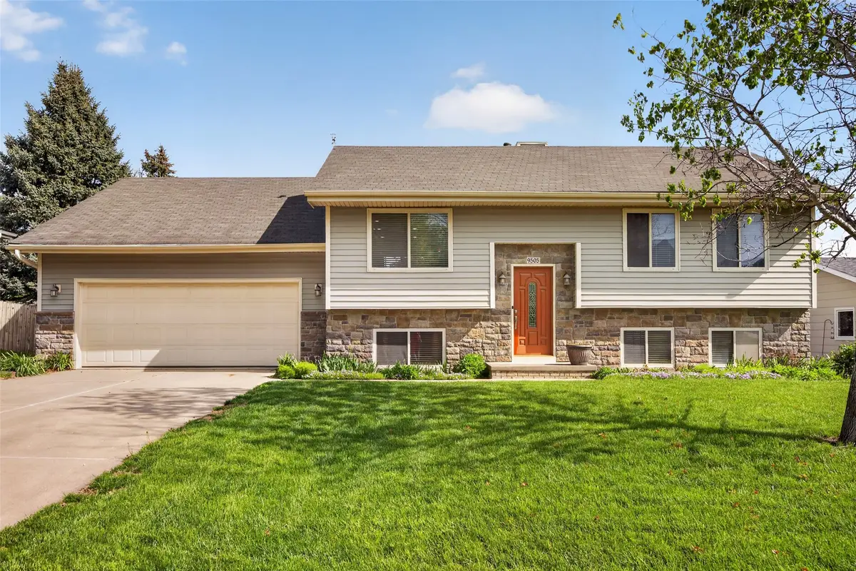 9505 Dennis Drive, Urbandale, IA 50322 - #1