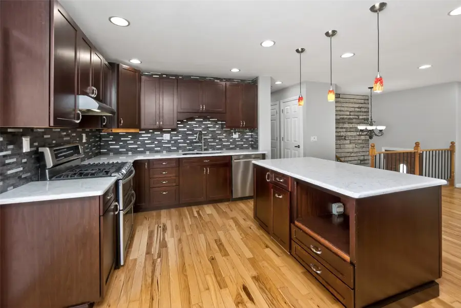 9505 Dennis Drive, Urbandale, IA 50322 - #3