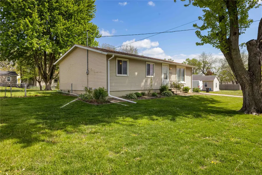 2347 E 38th Street, Des Moines, IA 50317 - #3