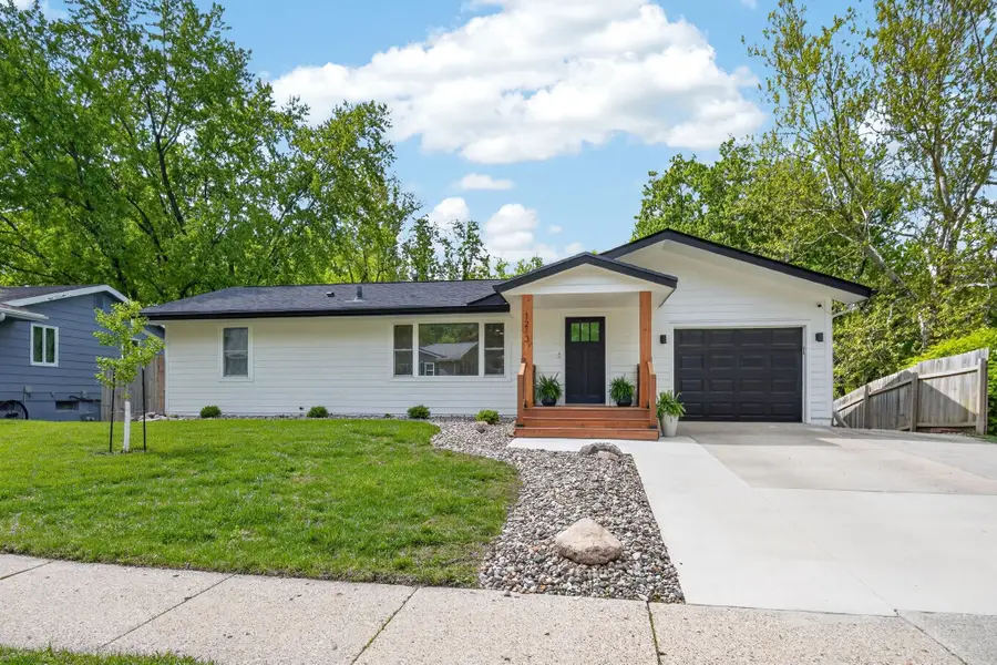 1213 W Clinton Avenue, Indianola, IA 50125 - #2
