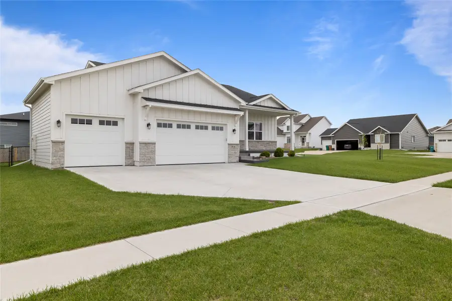 834 33rd Court Sw, Altoona, IA 50009 - #3