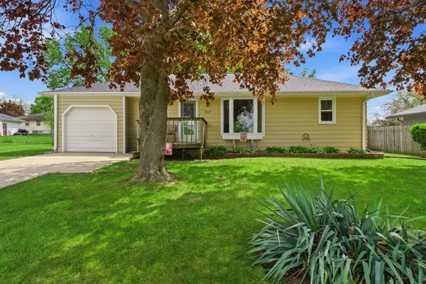 907 W Euclid Avenue, Indianola, IA 50125