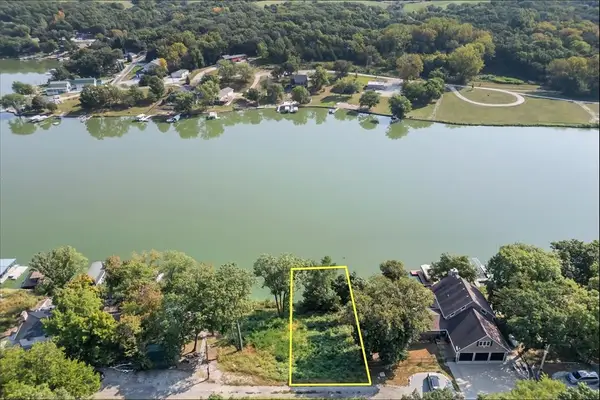 8364 Lakeshore Drive, Dexter, IA 50070