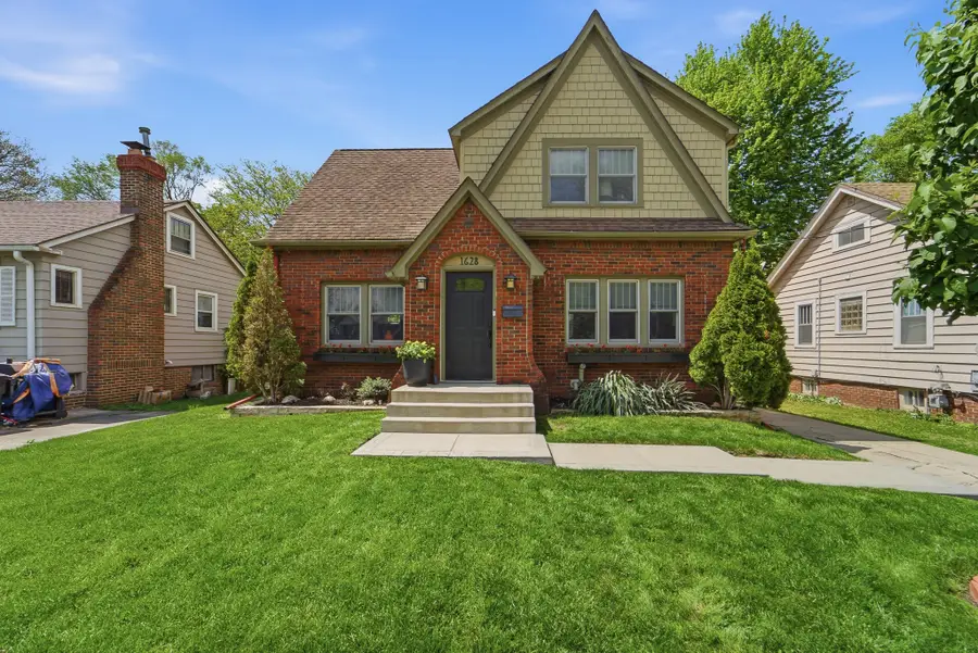1628 47th Street, Des Moines, IA 50310 - #2