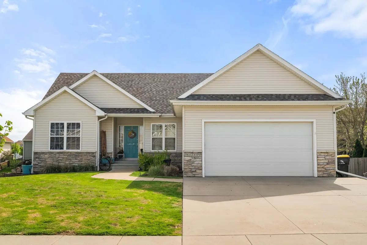 2225 SE Prairie Creek Drive, Waukee, IA 50263 - #1