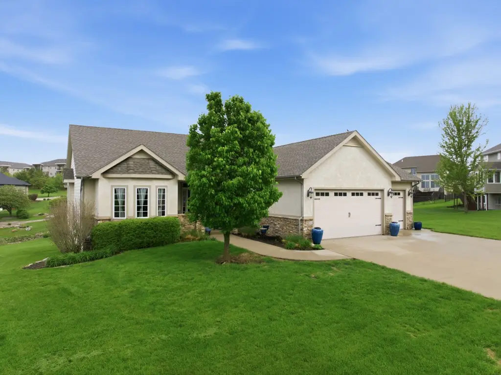 2050 Lakeview Drive, Pleasant Hill, IA 50327 - #1