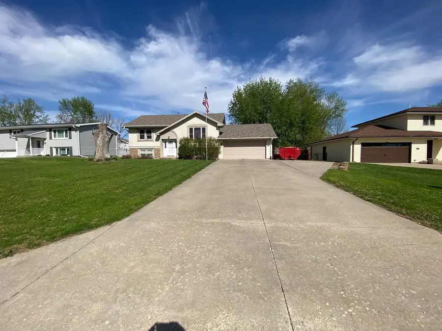 1816 Sunset Street, Grinnell, IA 50112 - #2