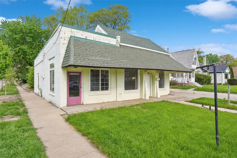 4000-4002 11th Street, Des Moines, IA 50313 - #3