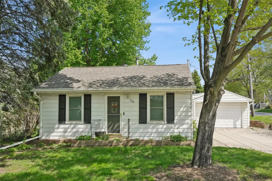 796 E Aurora Avenue, Des Moines, IA 50313 - #3