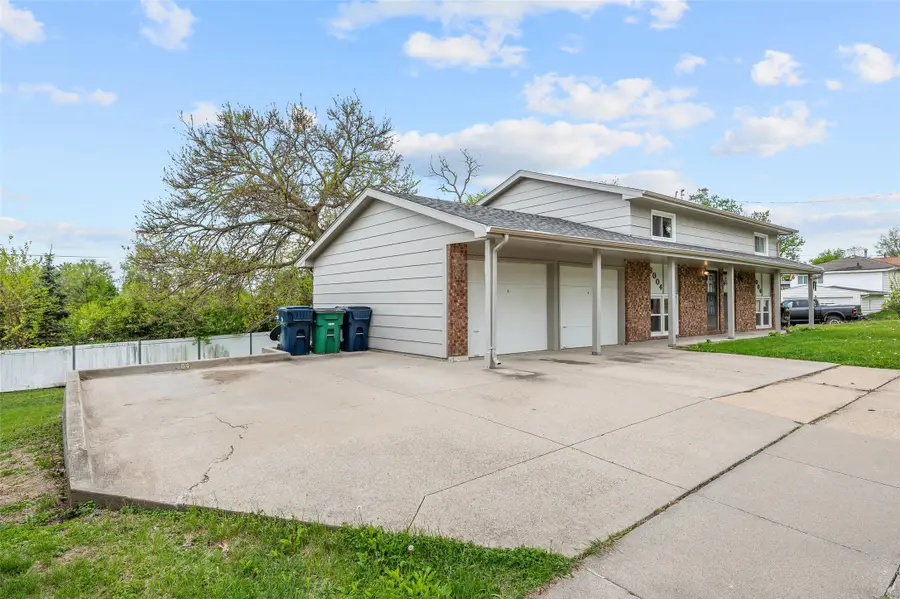 6004 - 6006 Townsend Avenue, Urbandale, IA 50322 - #2