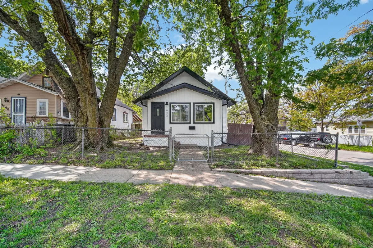 1642 22nd Street, Des Moines, IA 50310 - #1