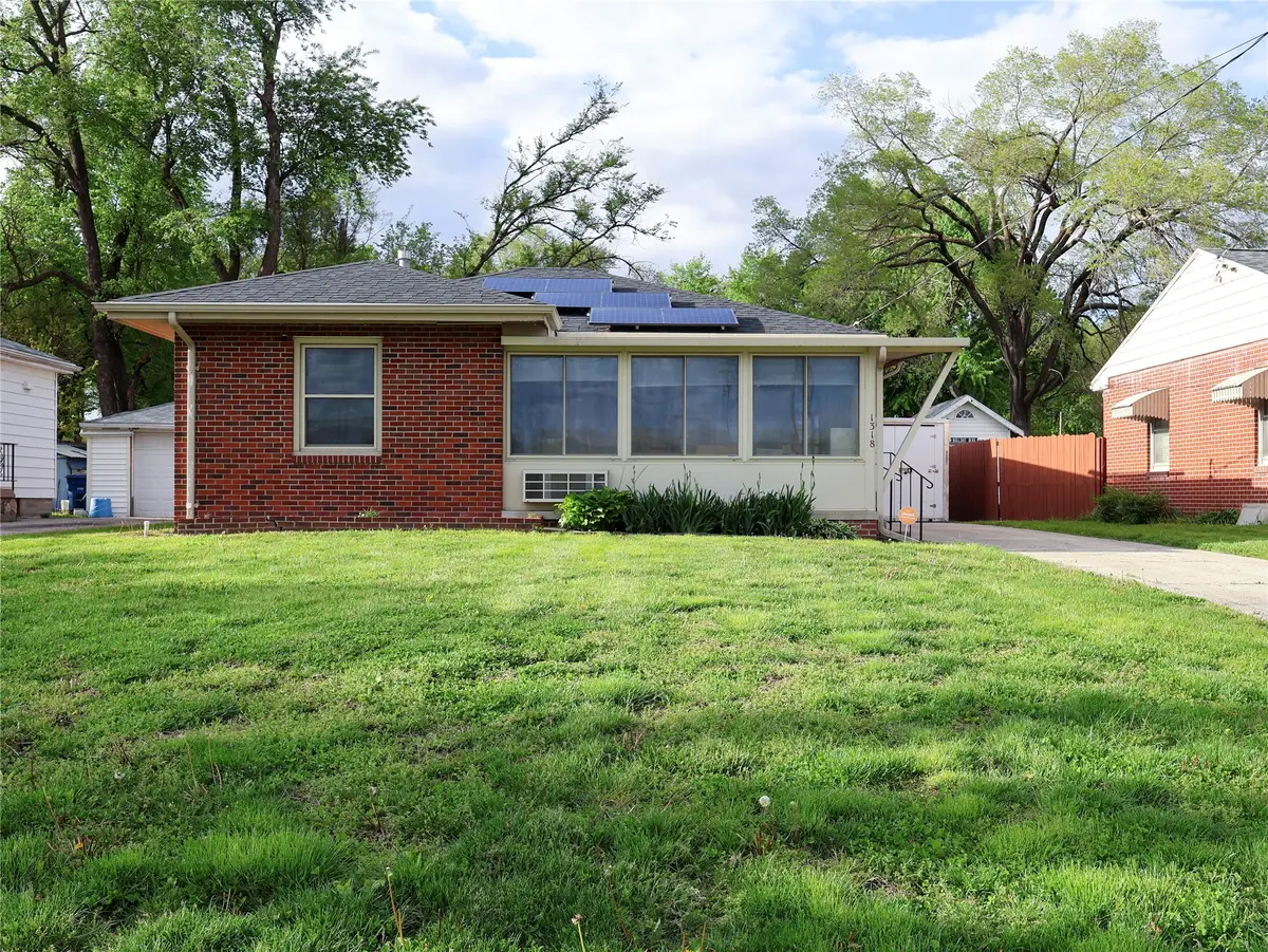 1318 E Douglas Avenue, Des Moines, IA 50316 - #1