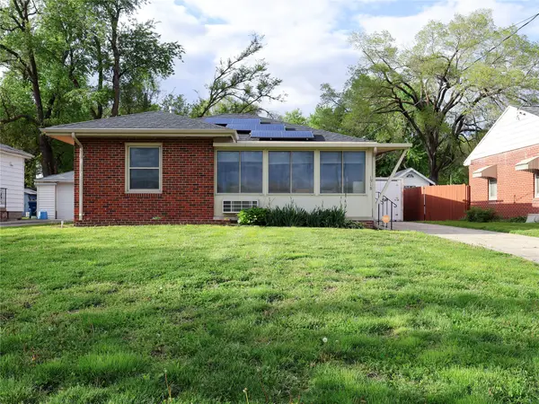 1318 E Douglas Avenue, Des Moines, IA 50316