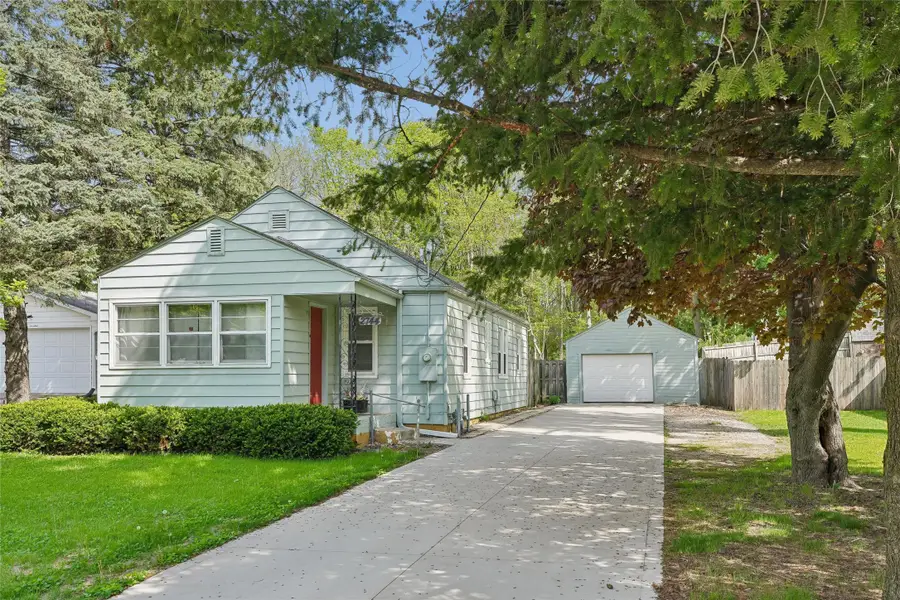 2744 E Douglas Avenue, Des Moines, IA 50317 - #2