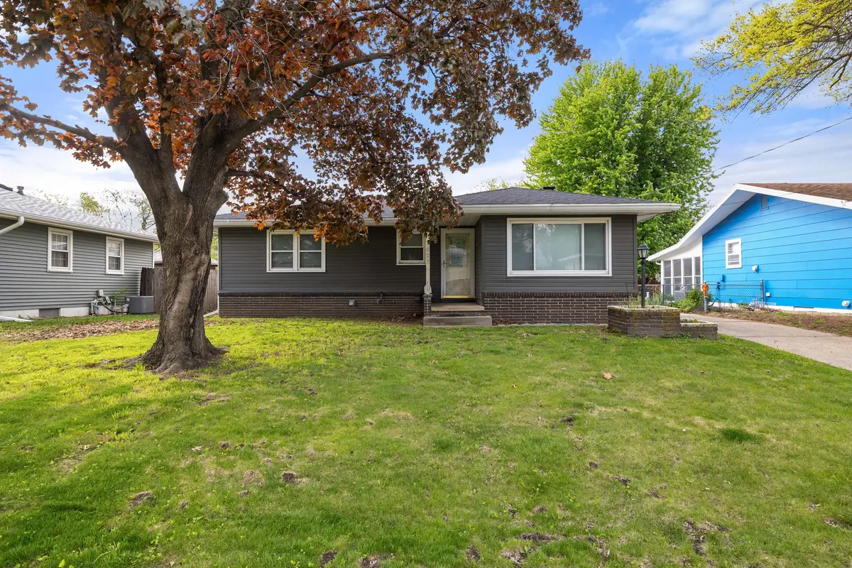 1025 Hoffman Avenue, Des Moines, IA 50316 - #1