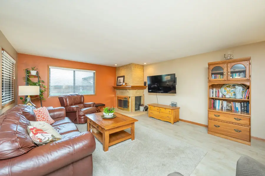 3667 Grand Avenue #2, Des Moines, IA 50312 - #3