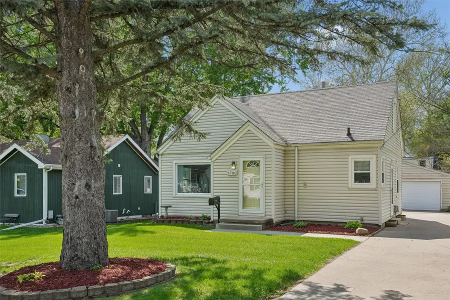 3700 37th Street, Des Moines, IA 50310 - #2