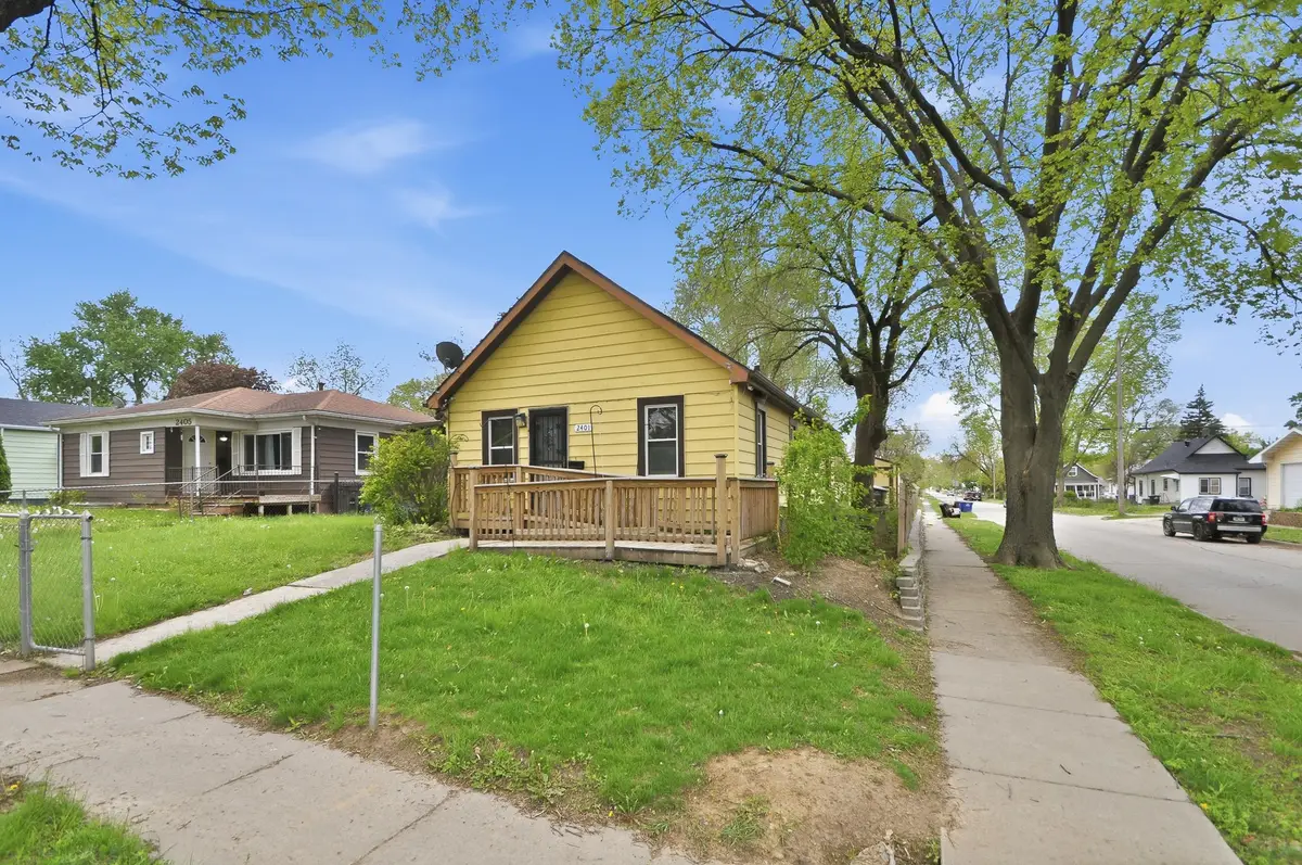 2401 Maple Street, Des Moines, IA 50317 - #1