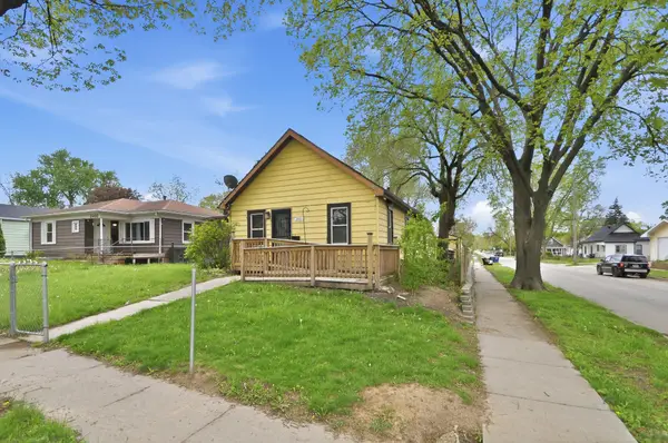 2401 Maple Street, Des Moines, IA 50317