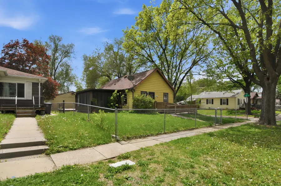 2401 Maple Street, Des Moines, IA 50317 - #3