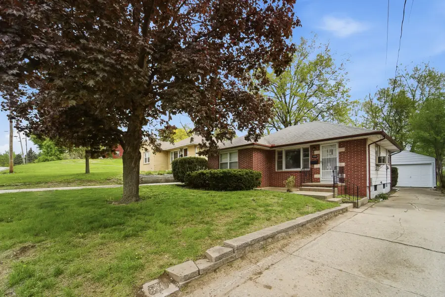 1809 E 31st Street, Des Moines, IA 50317 - #2