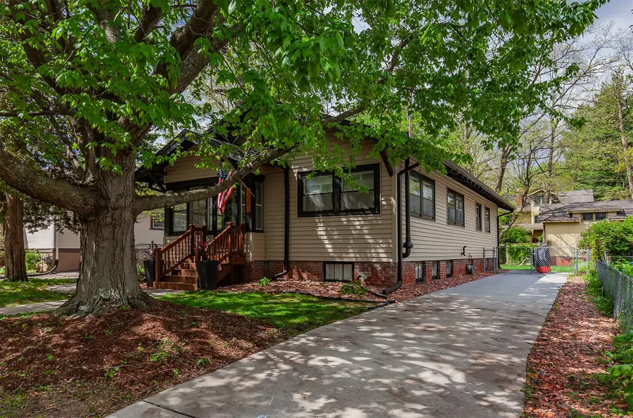1006 44th Place, Des Moines, IA 50311 - #2