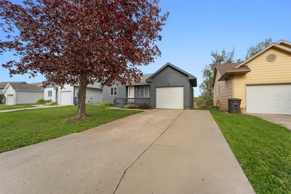 2439 SE 18th Court, Des Moines, IA 50320